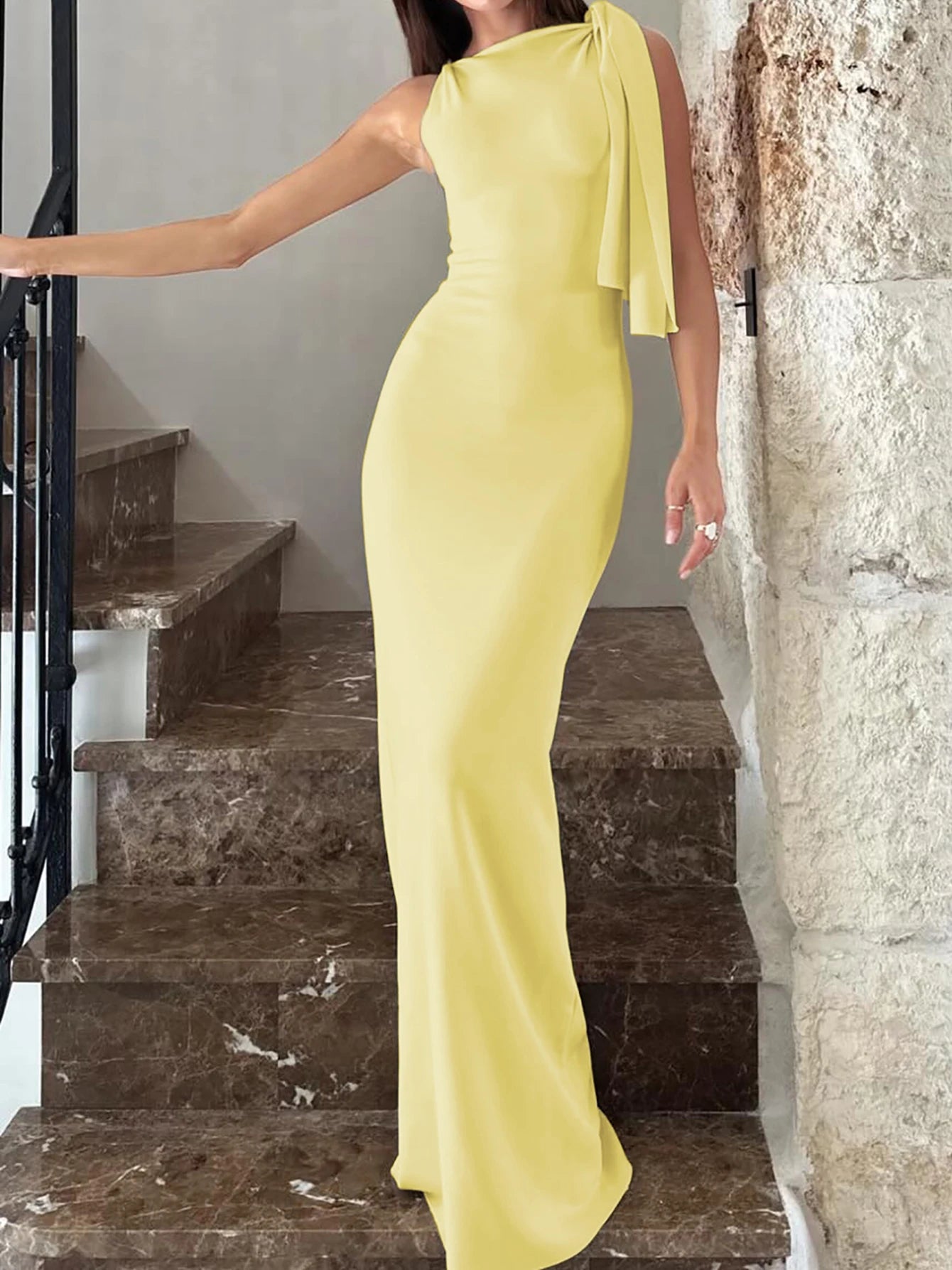 Vestido longo justo sexy sem mangas com decote redondo