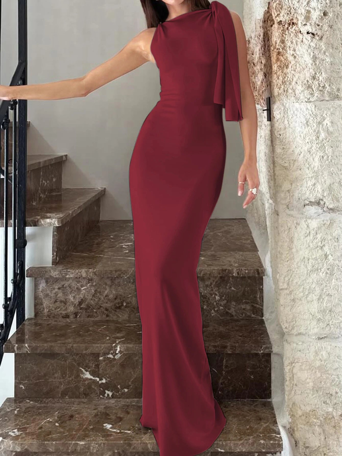 Vestido longo justo sexy sem mangas com decote redondo