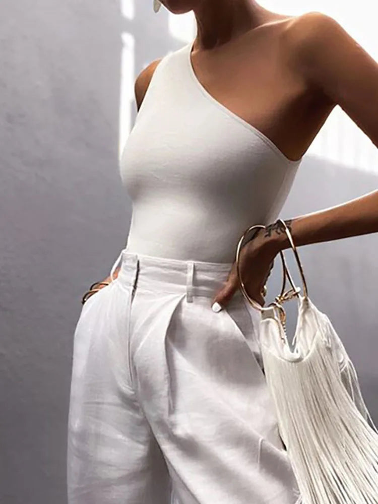 Top curto um ombro roupa de verão