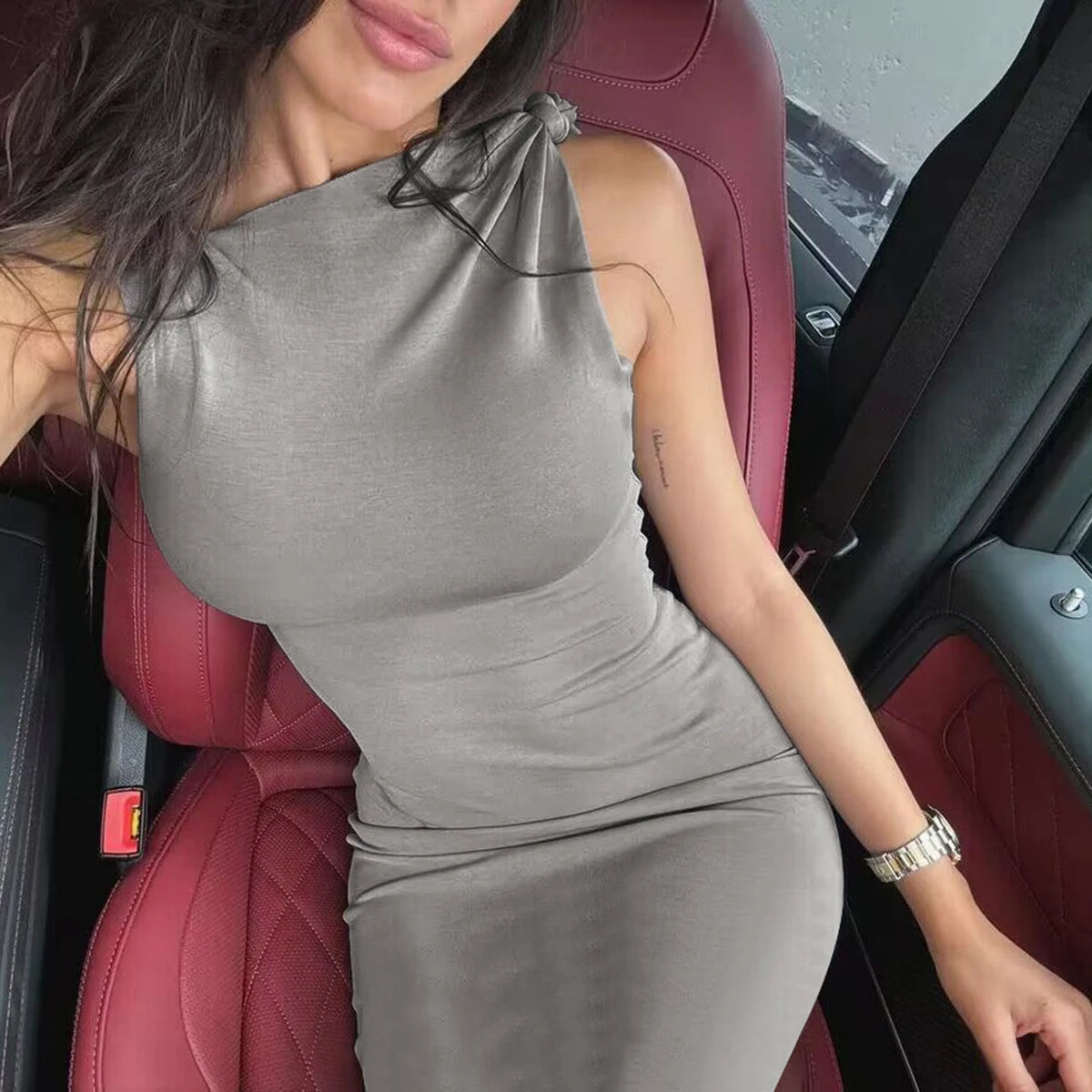 Vestido longo justo sexy sem mangas com decote redondo